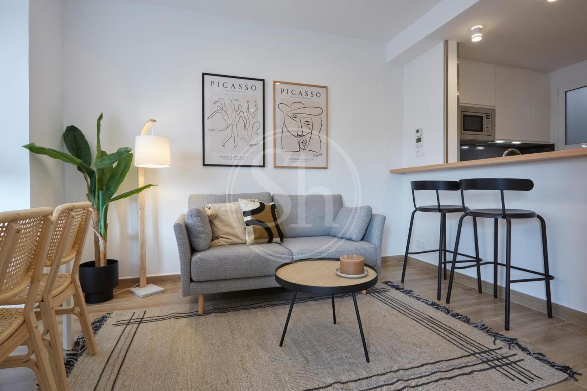 Hermoso Junto A La Sagrada Familia Apartamento