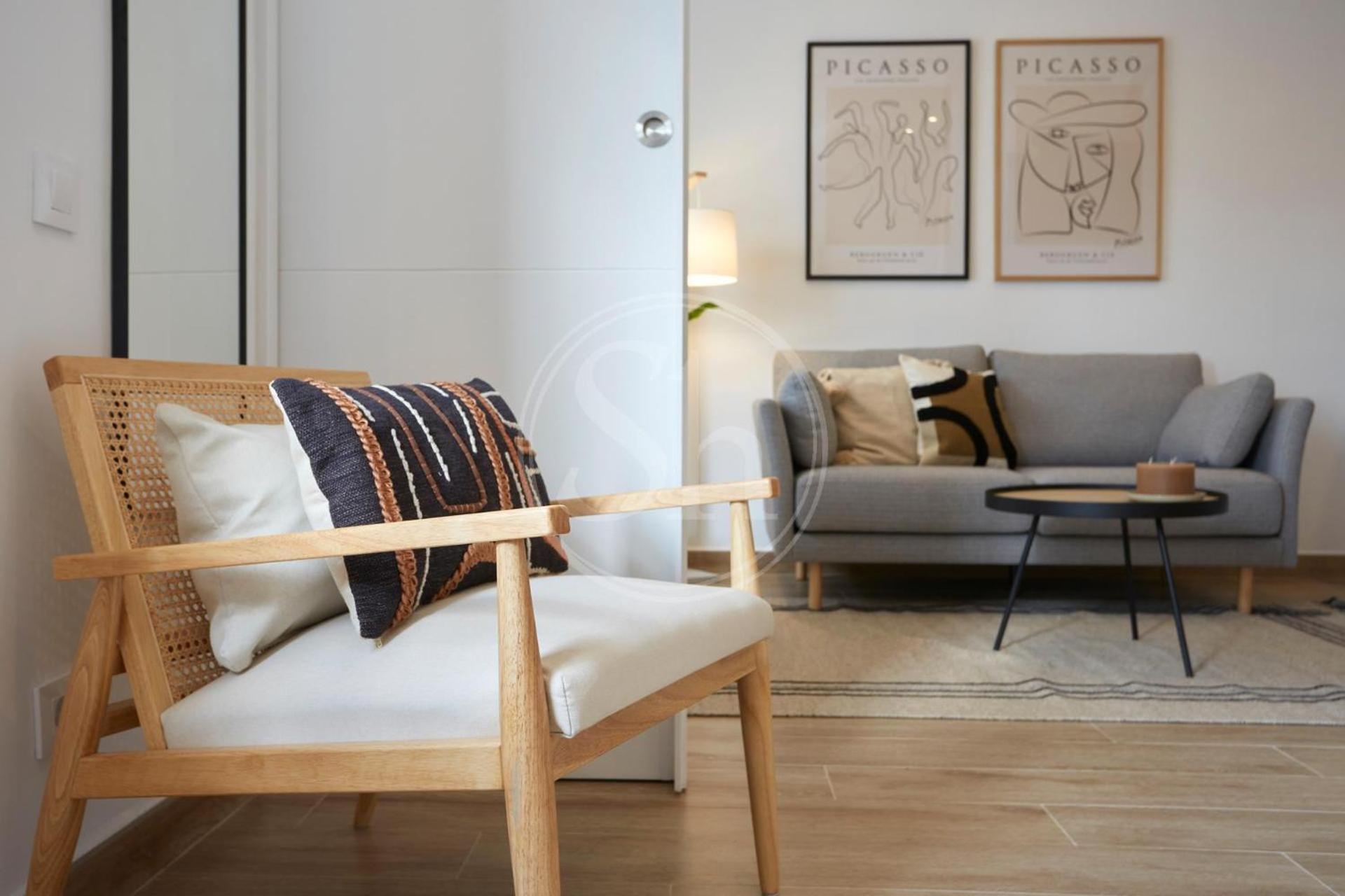 Hermoso Junto A La Sagrada Familia Apartamento