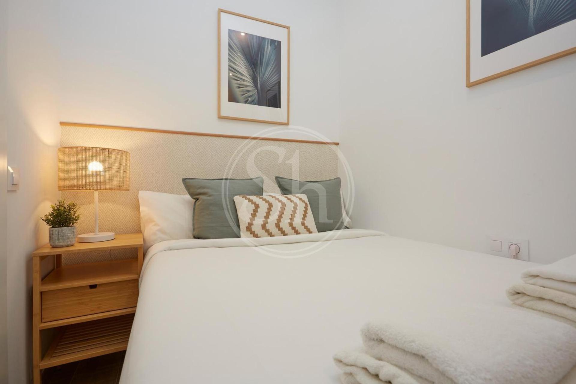 Hermoso Junto A La Sagrada Familia Apartamento
